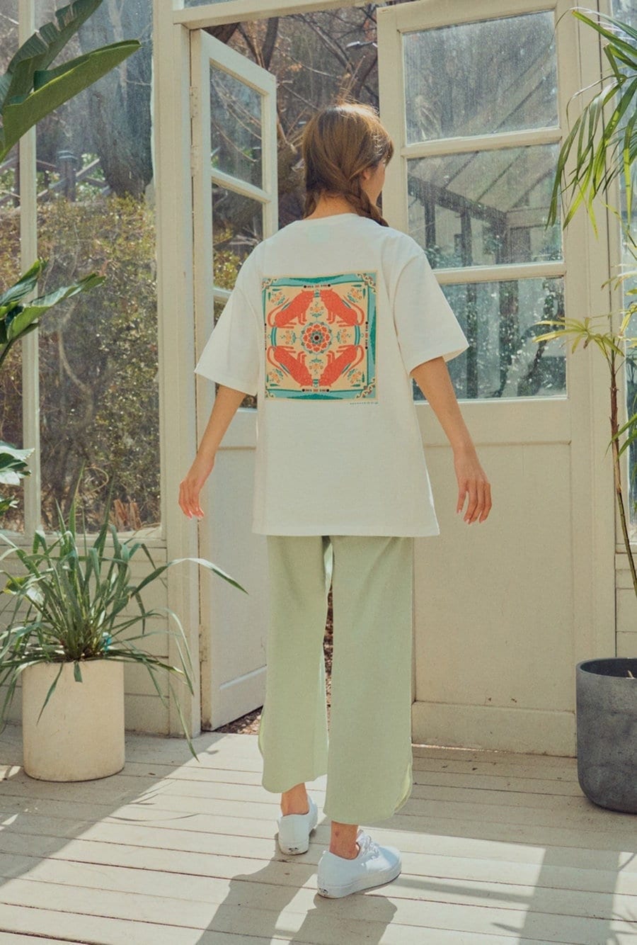 UNISEX Oversized Top White Short sleeve T-shirt Korean K-Pop Fashion Graphic Tee loose fit Top Peao-jacdo 표작도 티셔츠