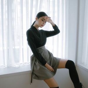 Korean Modern Hanbok Blouse Women's Wrap Basic Hanbok Blouse top BTS Shirts Jeogori, TETEROT SALON Moon Lover Black