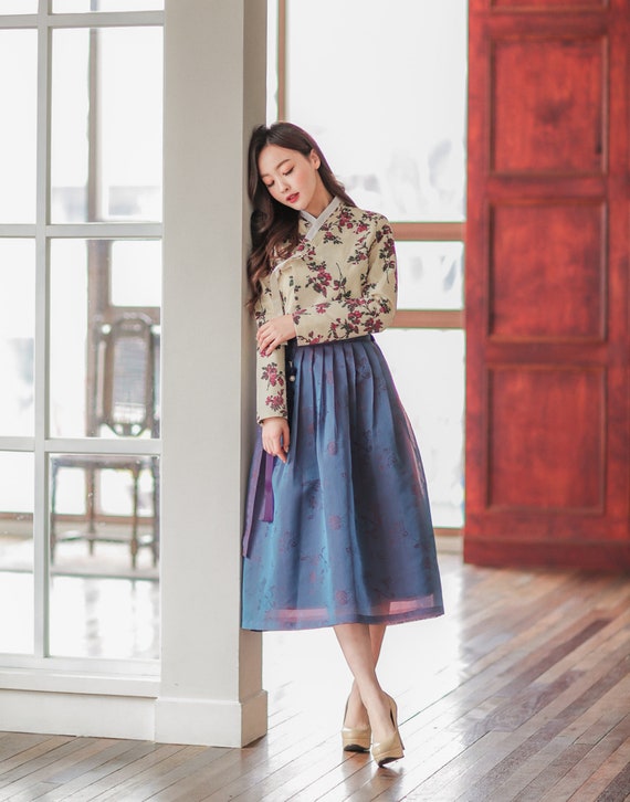 Women's envelope clearance skirt