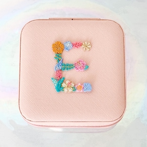 New ⋆ Floral Shell Letter Patch, Aloha Alphabet Embroidery, Pastel Aesthetic Iron-on Applique