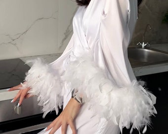 Bride robe, wedding robe, morning bride getting ready robe, feather robe.