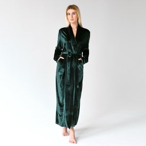 Bridesmaid robe, green velvet robe, velvet kimono robe, robes for bridesmaids, long elegant robe, bridal party robes