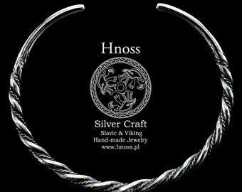 Twisted and Hammered Needle Viking & Slavic Lunula Armband (2-smalt)