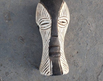 Songye Wohnkultur. Holzskulptur. Afrikanische Maske.