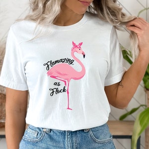 Flamingo SVG Cricut Archivos de corte - Lindo diseño de camiseta con cita de flamenco de verano - Flamazing as Flock - PNG, DXF Flamingo Clipart - Digital