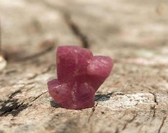 Ruby Corundum pink Sapphire crystals raw stones from Madagascar - rubies loose stones parcel lot structure minerals