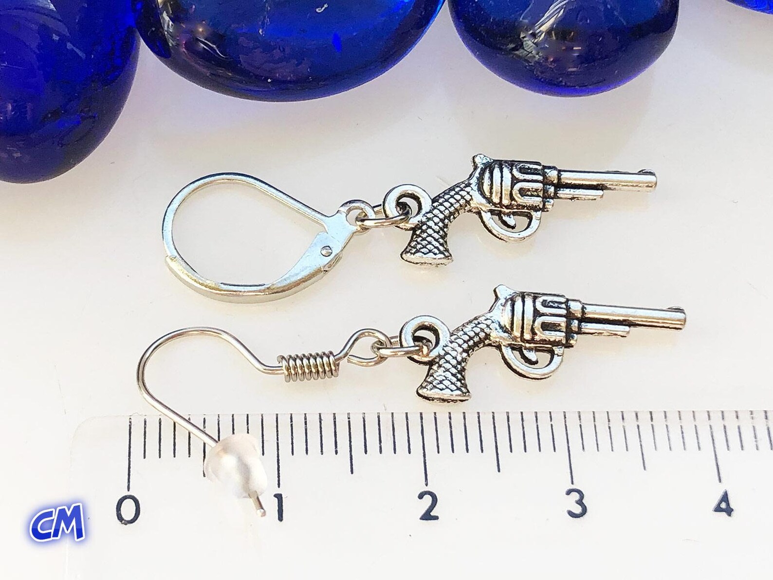 One gun earring Pistol Revolver Gangster earring Gang Etsy Schweiz