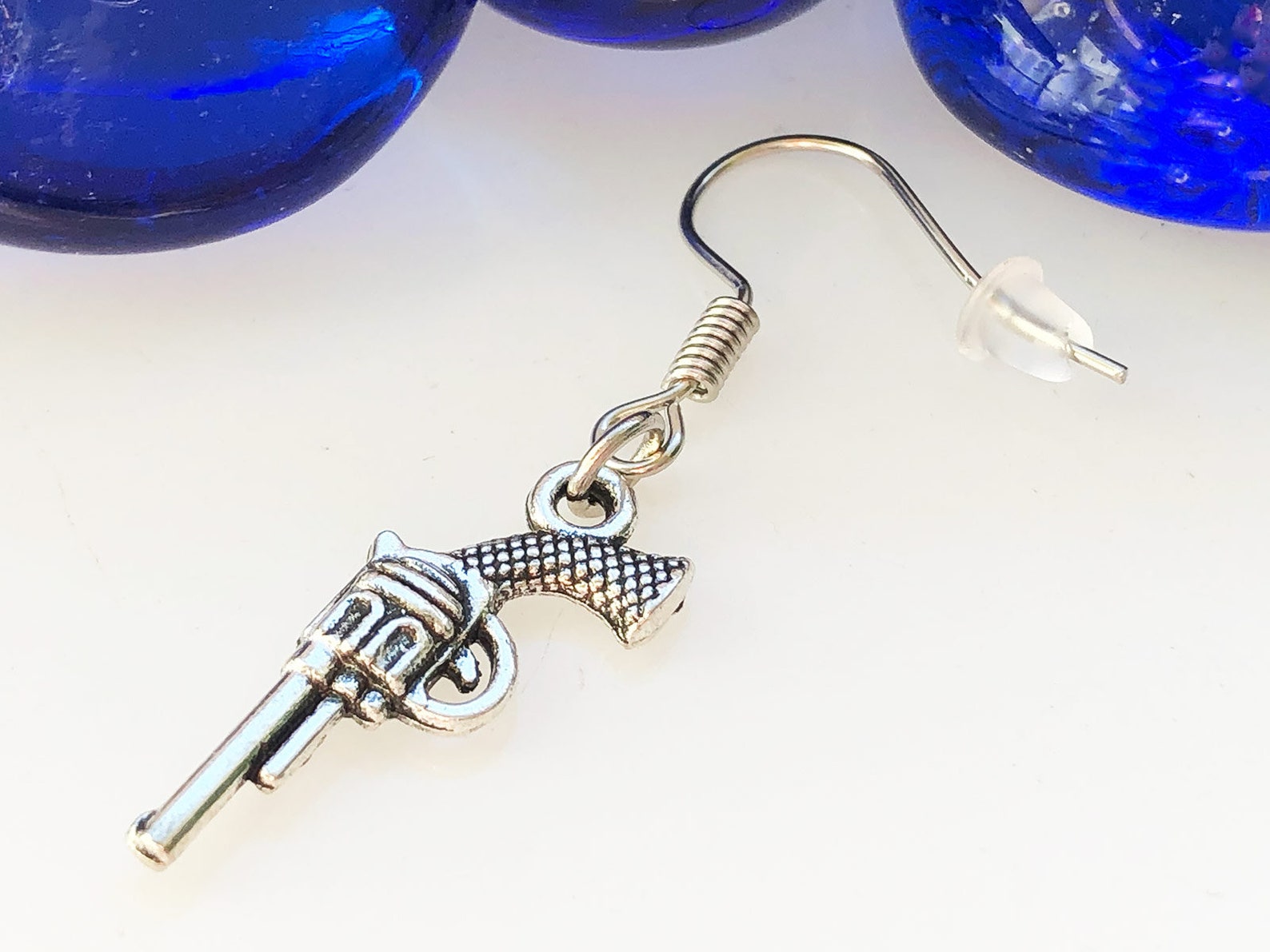 One gun earring Pistol Revolver Gangster earring Gang Etsy Schweiz