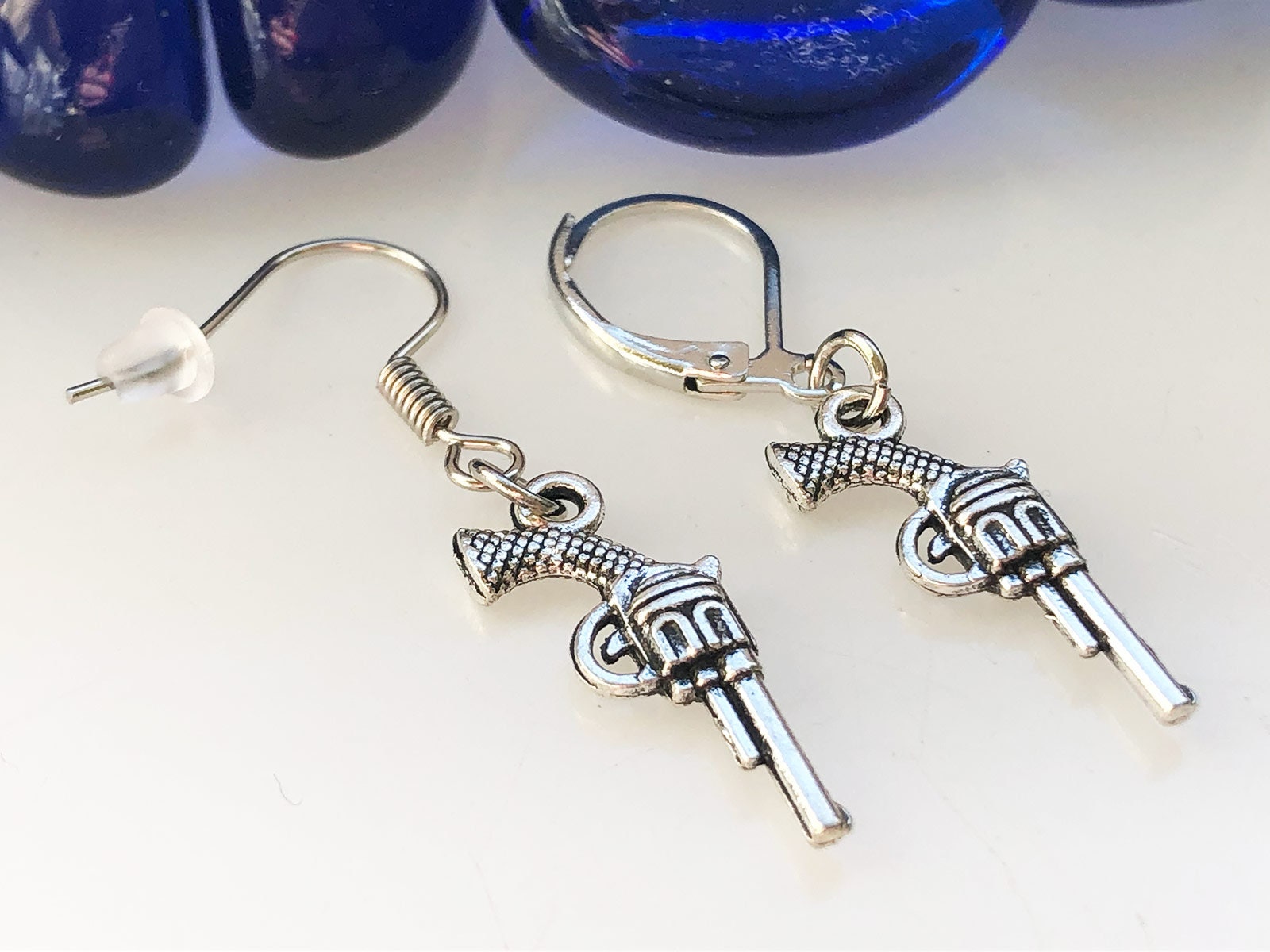 One gun earring Pistol Revolver Gangster earring Gang Etsy Schweiz