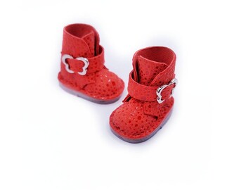 Red Blythe doll shoes, original and realistic leather shoes for dolls, shoes decorated by metal butterfly