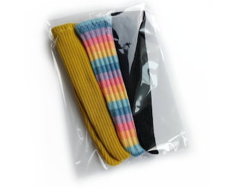 Des bas pour Blythe. Lot de 3 paires - jaune, noir et arc-en-ciel. Chaussettes longues pour poupée