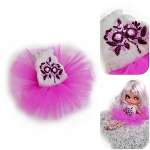 Bright linen dress with tutu skirt for Blythe doll 12&#39;&#39; (1/6) in boho chic style. Dress decorated with hand embroidered flower motives