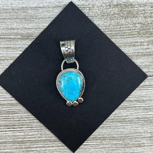 Blue Kingman Turquoise pendant Navajo handmade Sharon McCarthy Sterling Silver 12