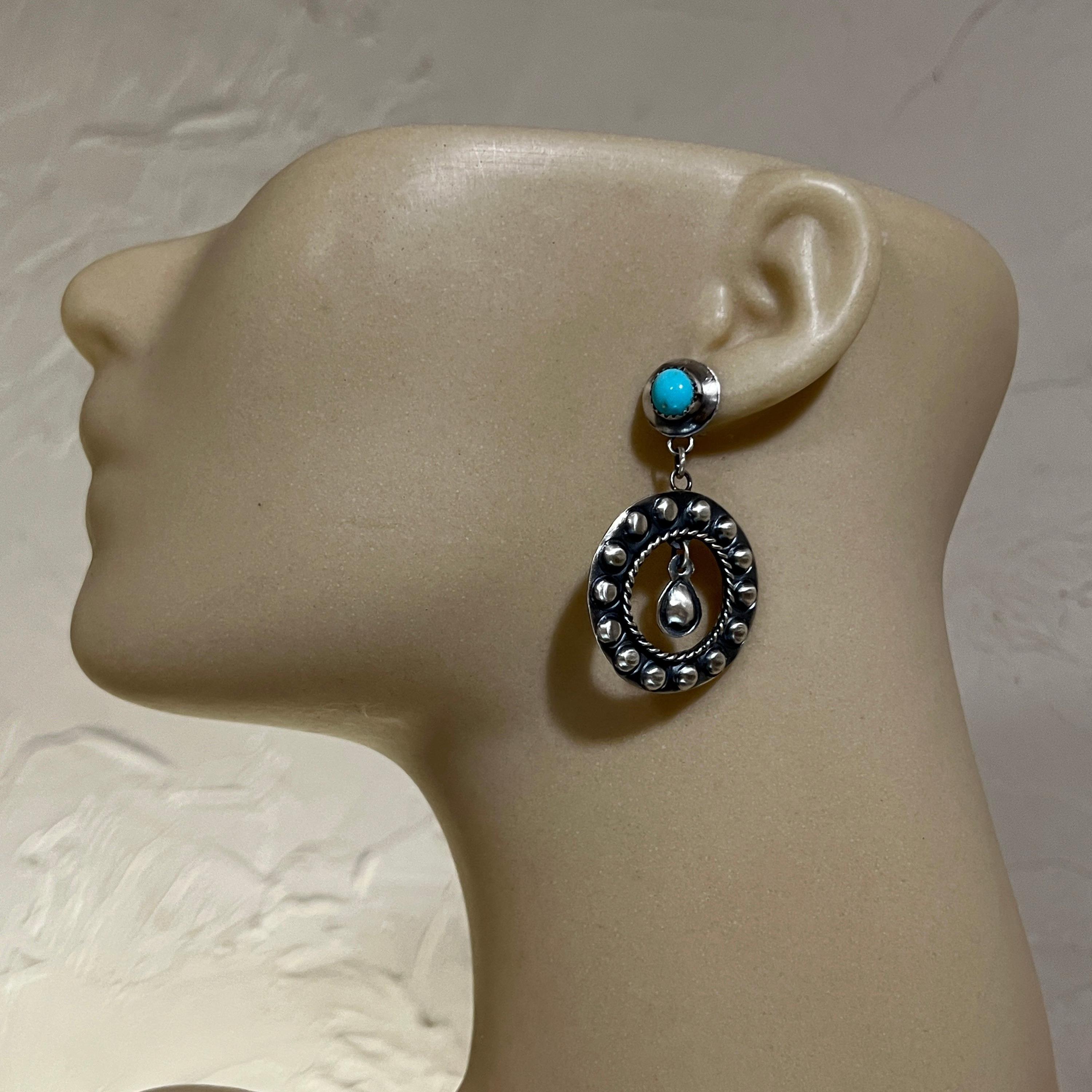 Navajo ターコイズフープピアス ナバホ族の手彫りターコイズフープピアス スターリングシルバー