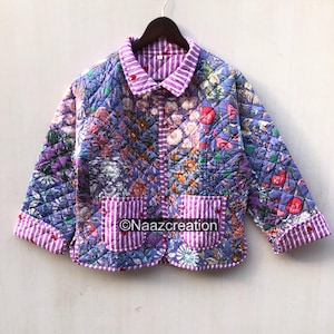 Handgefertigte, gesteppte Patchwork-Jacke aus Baumwolle, wendbarer Kimono-Mantel im Boho-Stil mit Blumenmuster.