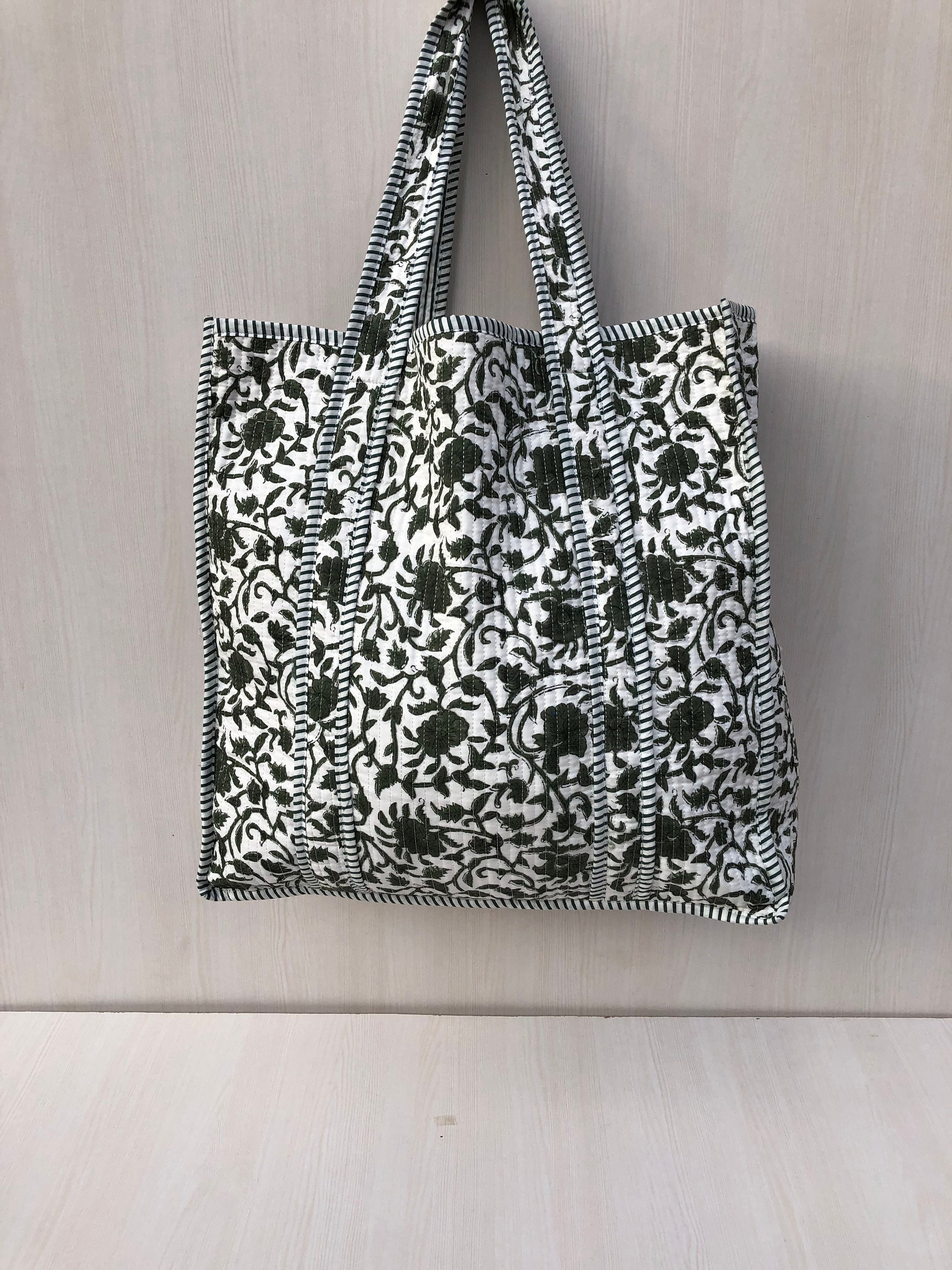 ハンドメイドの花柄ブロックプリントキルティングトートバッグ 