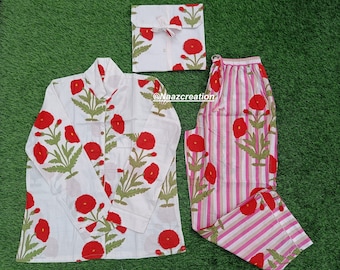 Pigiama in cotone con stampa floreale: pigiama indiano