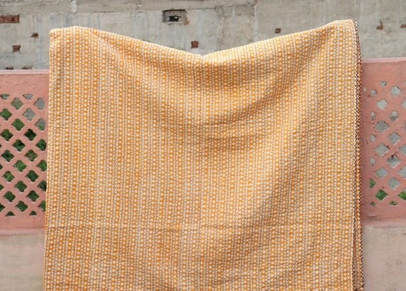 インド製カンタキルト ハンドメイドのインド製カンタキルト：コットン製クイーンサイズベッド