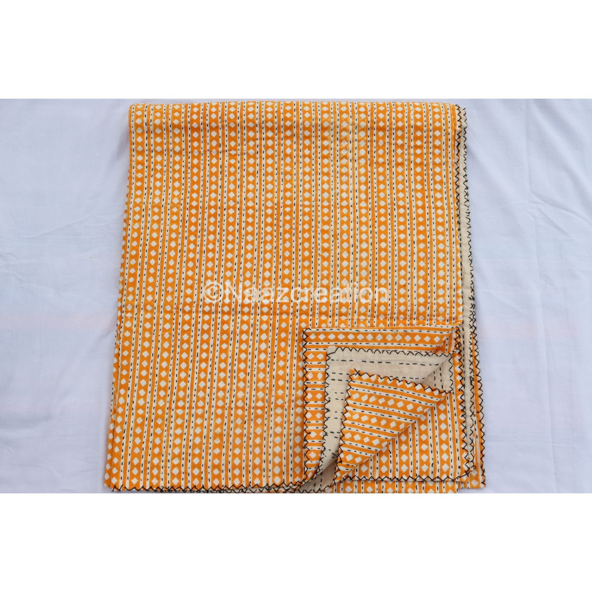 インド製カンタキルト ハンドメイドのインド製カンタキルト：コットン製クイーンサイズベッド