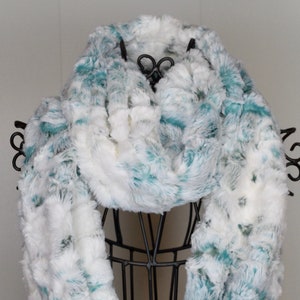 Snowy Owl Minky Scarf, Faux Fur Scarf, Infinity Scarf, Winter Scarf, Minky Scarf, Cowl, Circle Scarf, Teacher Gift, Christmas Gift