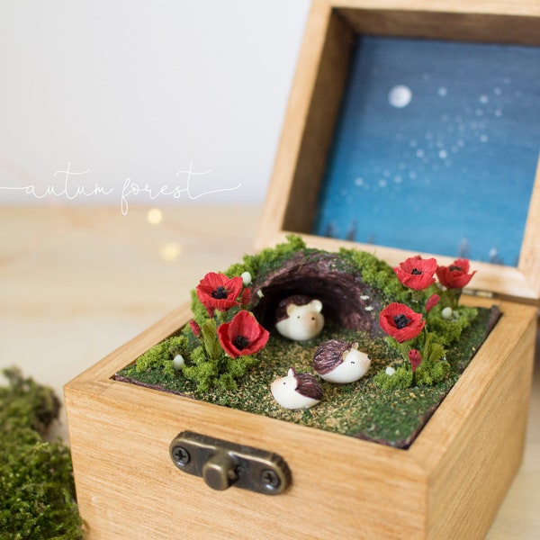Music Box With hedgehogs | woodland scene | Fireflies Lights | Woodland Scene Miniature | hedgehogs and poppies
