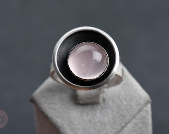 Vintage ring with rose quartz, round cabochon, pink stone, completely reworked, 935 silver, 60s Scandinavia, ring size 52, unique,