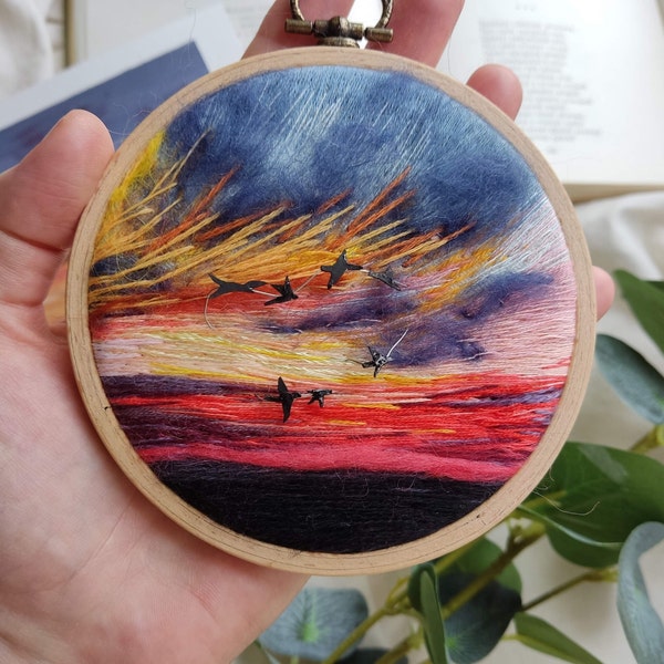 Die Vögel kehren zurück, wenn die Dämmerung fällt. Landschaftsstickerei und Gouache Skizze