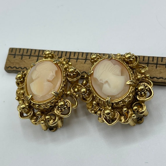 Vintage FLORENZA Carved Shell Cameo Clip On Earri… - image 8