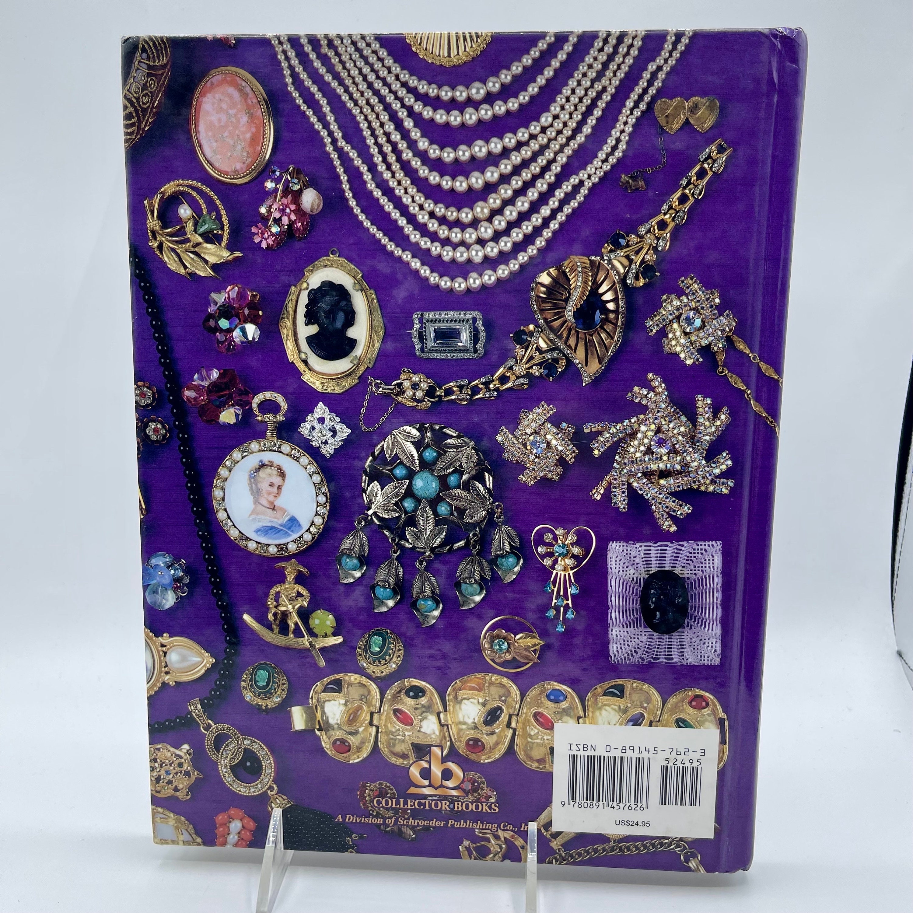 Collectible Costume Jewelry Identification, Value Guide