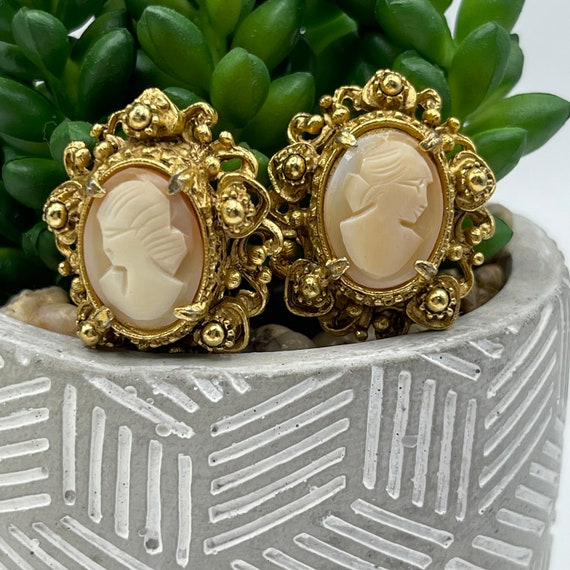 Vintage FLORENZA Carved Shell Cameo Clip On Earri… - image 1