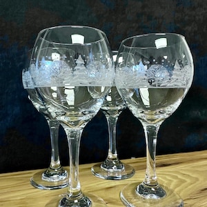 4 Vintage Libbey Christmas Etched and Frosted Winter Wonderland Water Goblets Libbey Glass Company Distributed by Arbys in 70s-80s.