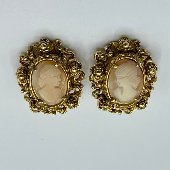 Vintage FLORENZA Carved Shell Cameo Clip On Earri… - image 5