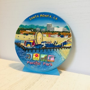 Vintage Santa Monica, CA 1980&#39;s Souvenir Pacific Park Resin Relief Pottery Bust Featuring Beach and Ferris Wheel