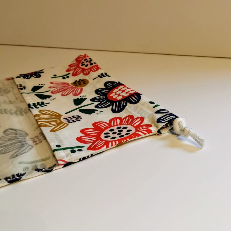 Vinyl Window Drawstring Travel Toy Bag Children/'s Peek A Boo Toy Bag Floral Print Fabric.