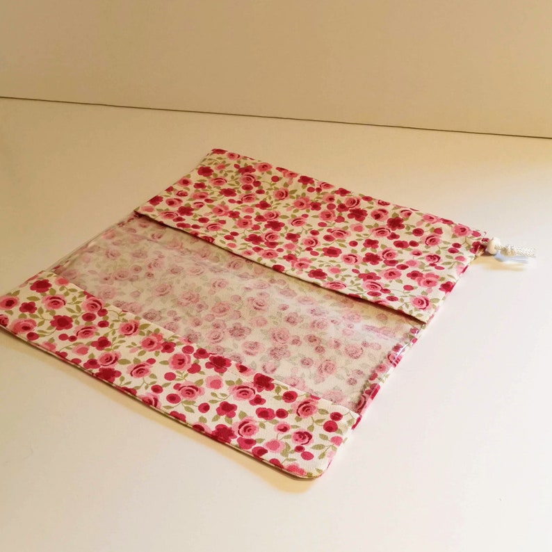 Drawstring Travel Toy Bag Vinyl Window Children/'s Peek A Boo Toy Bag Floral Print Fabric.