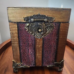 Decoupage tissue box small   - Vintage decoration - table top - Baroque decor - Christmas - Birthday - Easter gift - wood box
