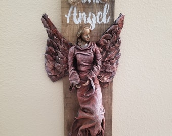 Red ochre Angel on wide raw pine wood plank - Powertex angel on wood - Farmhouse decoration - wall art - Rustic Angel decor - Easter gift