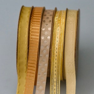 Golddekoratives Farbband Set mit 5 Sommerbändern, Floristenbändern, Blumenstraußbändern, gelbem Handwerksband, Spitzenband, Rippenwellenband