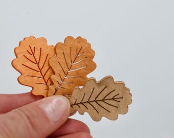 Eichenlaub aus Holz - 12er Set | 4 cm x 2,5 cm Herbstblatt Cutouts in 3 Herbstfarben | Rustikaler Bastelbedarf, DIY Dekor, Tischdekoration