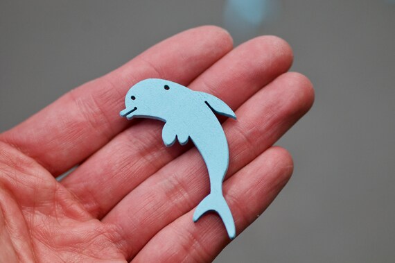 青い木製イルカカットオーナメント 12 枚 2 サイズ、木製動物の形