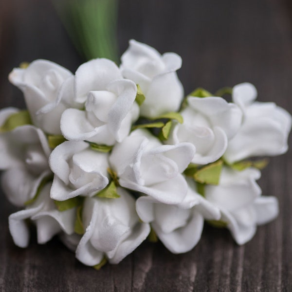 Weißer Schaum Rosen Rosenstrauss 12 künstliche Blumen gefälschte Rosen Kranz dekorative Rosen Handwerk Blumen Ansteckblume Blume Hochzeit Hochzeit