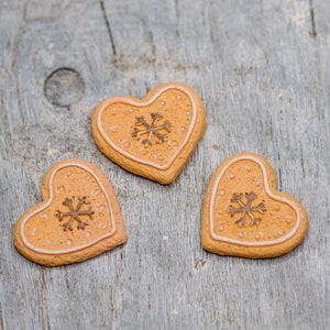 6pics Polyresin Gingerbread Hearts Stickers, Xmas Polyresin Ornaments, Christmas Decor, Heart Cookies Decor, Xmas Gingerbread Decor