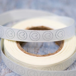 Hearts Satin Ribbon Vanilla, 10m long 1.2cm wide, Printed Hearts Ribbon, Valentine decor Ribbon, Wrapping Ribbon, Beautiful Craft Ribbon