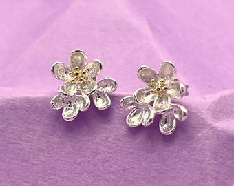 Daisy Flower Stud Earrings: 925 Sterling Silver, Minimalist Style