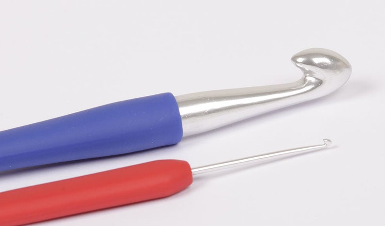Ergonomic soft grip hook DROPS PRO CIRCUS Crochet Hooks Aluminium 13cm Gift for Craftier