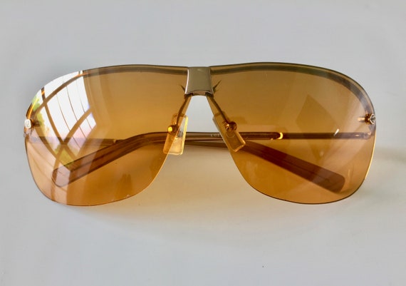 サングラス LOEWE Woman Sunglasses Yellow LW40162U 57N Gold Tone Loewe Sunglasses for Women, Aviator Metal