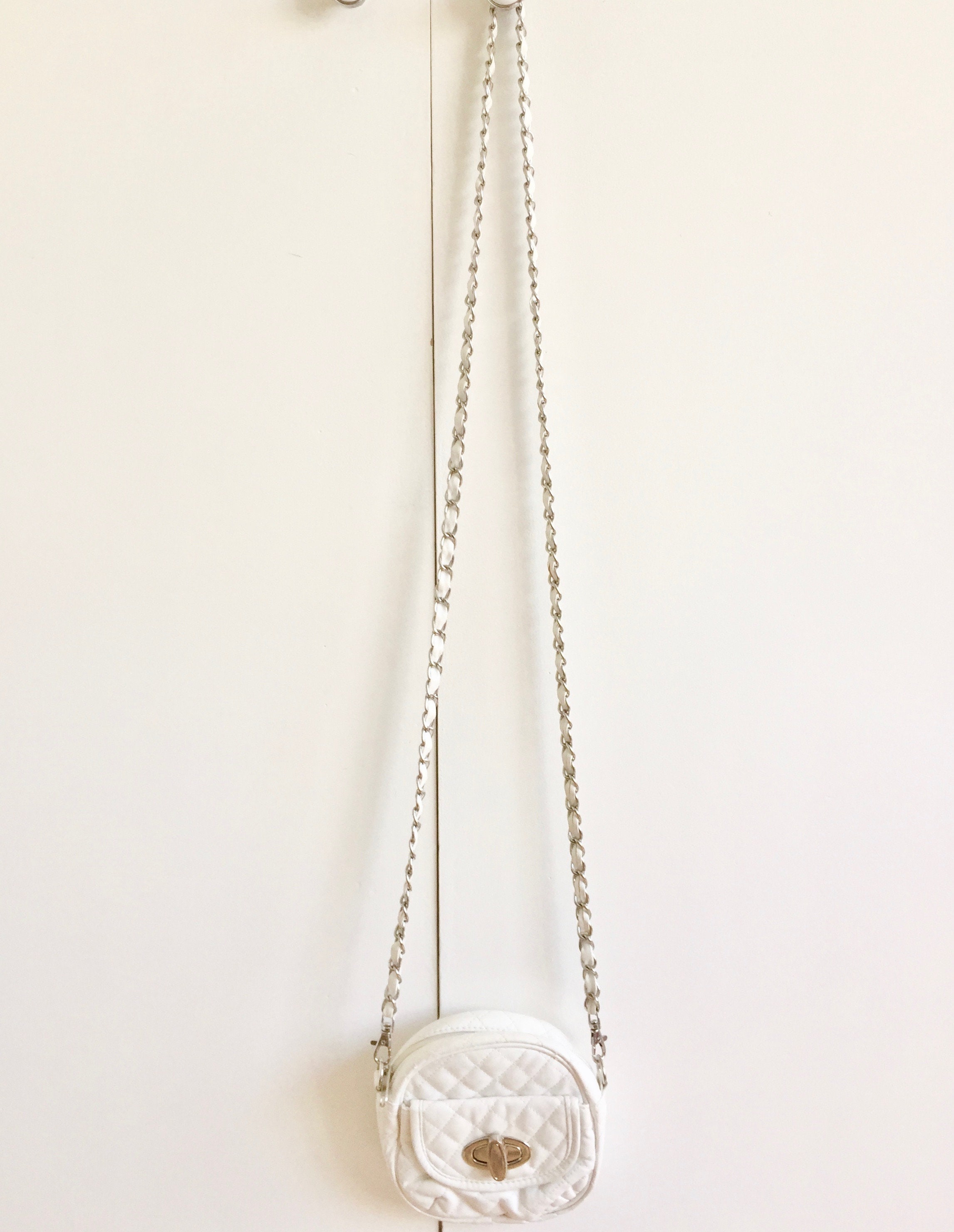 90s White Leather Bag| Vintage Chic  Handbag With Chain Strap|  Minimalist Shoulderbag