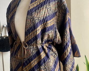 Vintage Paisley Print Kimono Jacke, Marine und Gold, 70er Jahre Janice Wainwright
