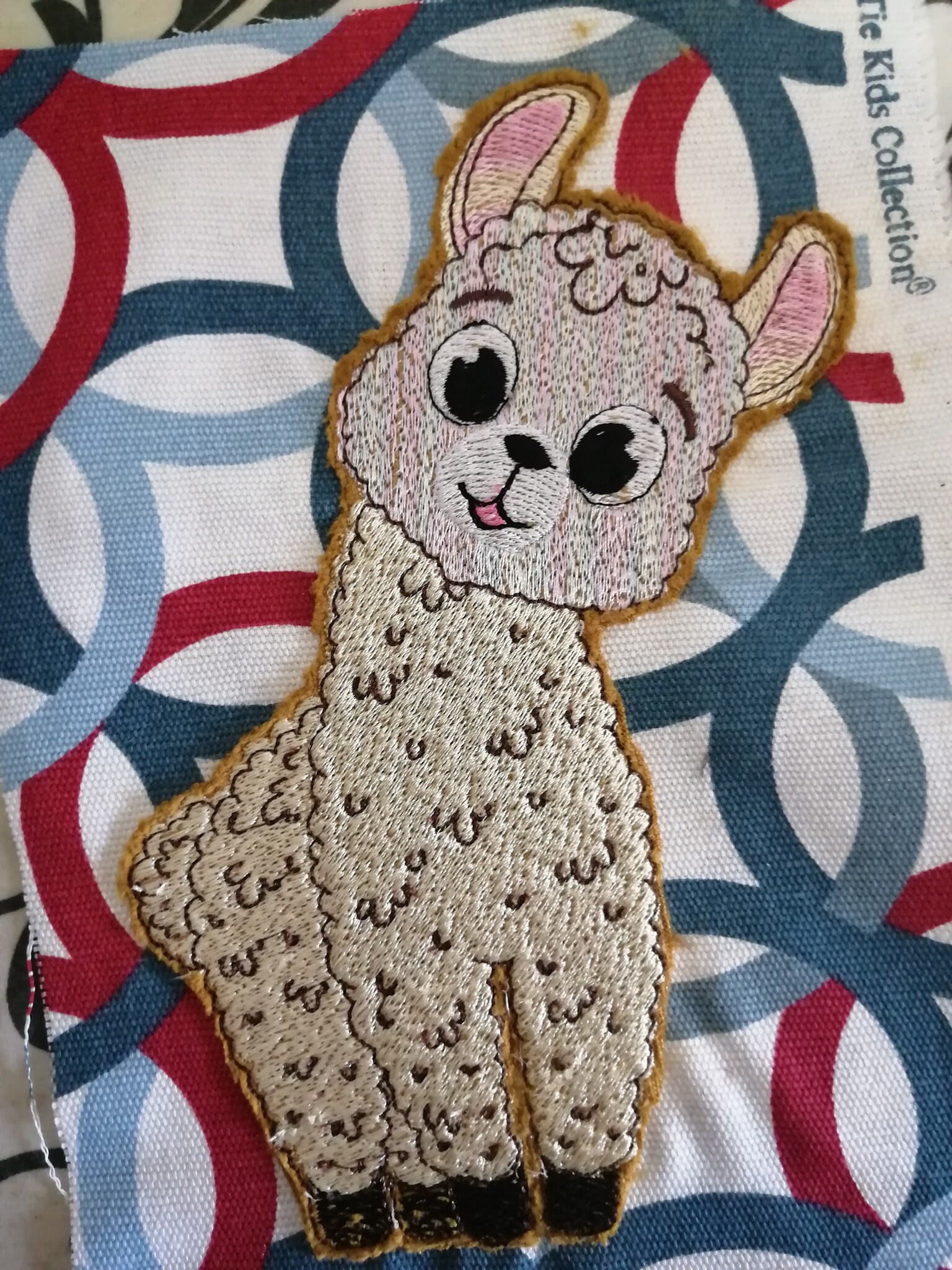 Lucy the lama  embroidery file for machine embroidery