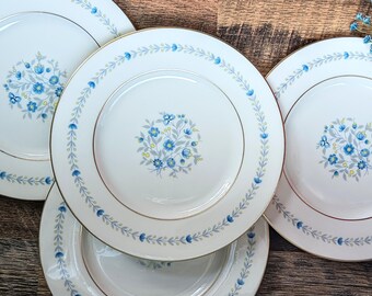 Assiettes à salade en porcelaine Castleton (Ensemble de 4) - Floral bleu Devon - MCM French Country